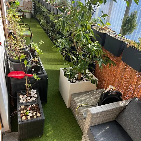 Δωμάτια σε οικογενειακή κατοικία Terrace Aircondition Downtown Metro C Budejovicka *